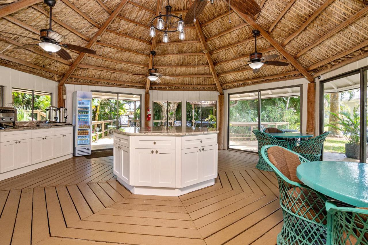 The Fairways Inn Of North Naples Екстериор снимка