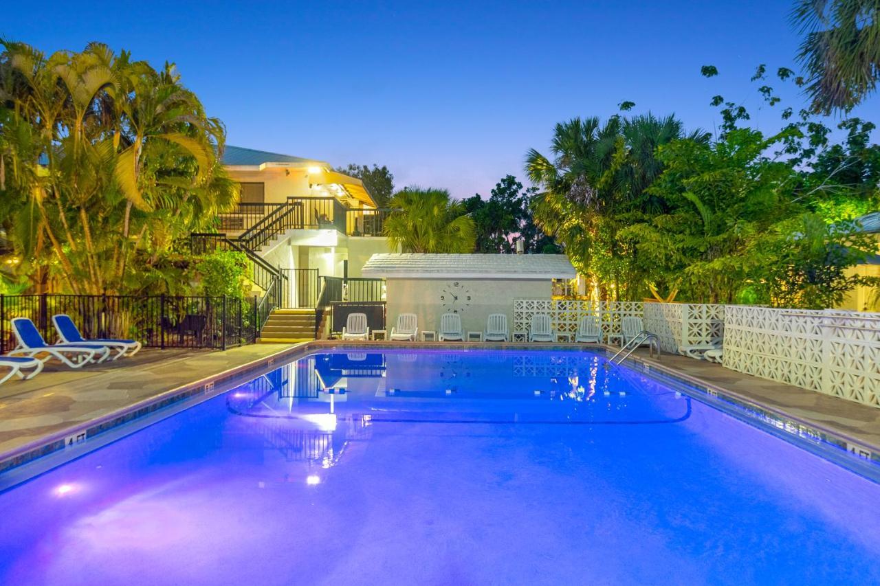 The Fairways Inn Of North Naples Екстериор снимка