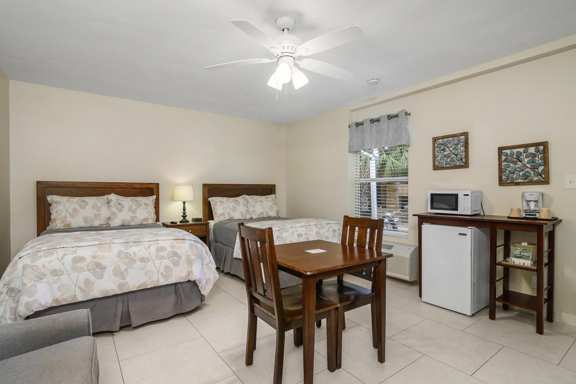 The Fairways Inn Of North Naples Екстериор снимка