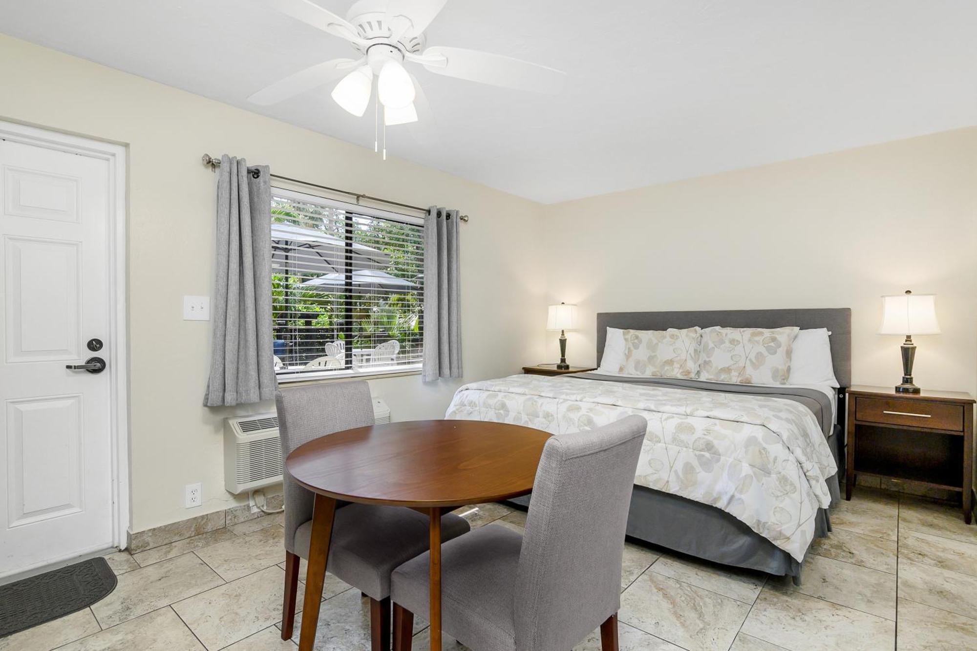 The Fairways Inn Of North Naples Екстериор снимка