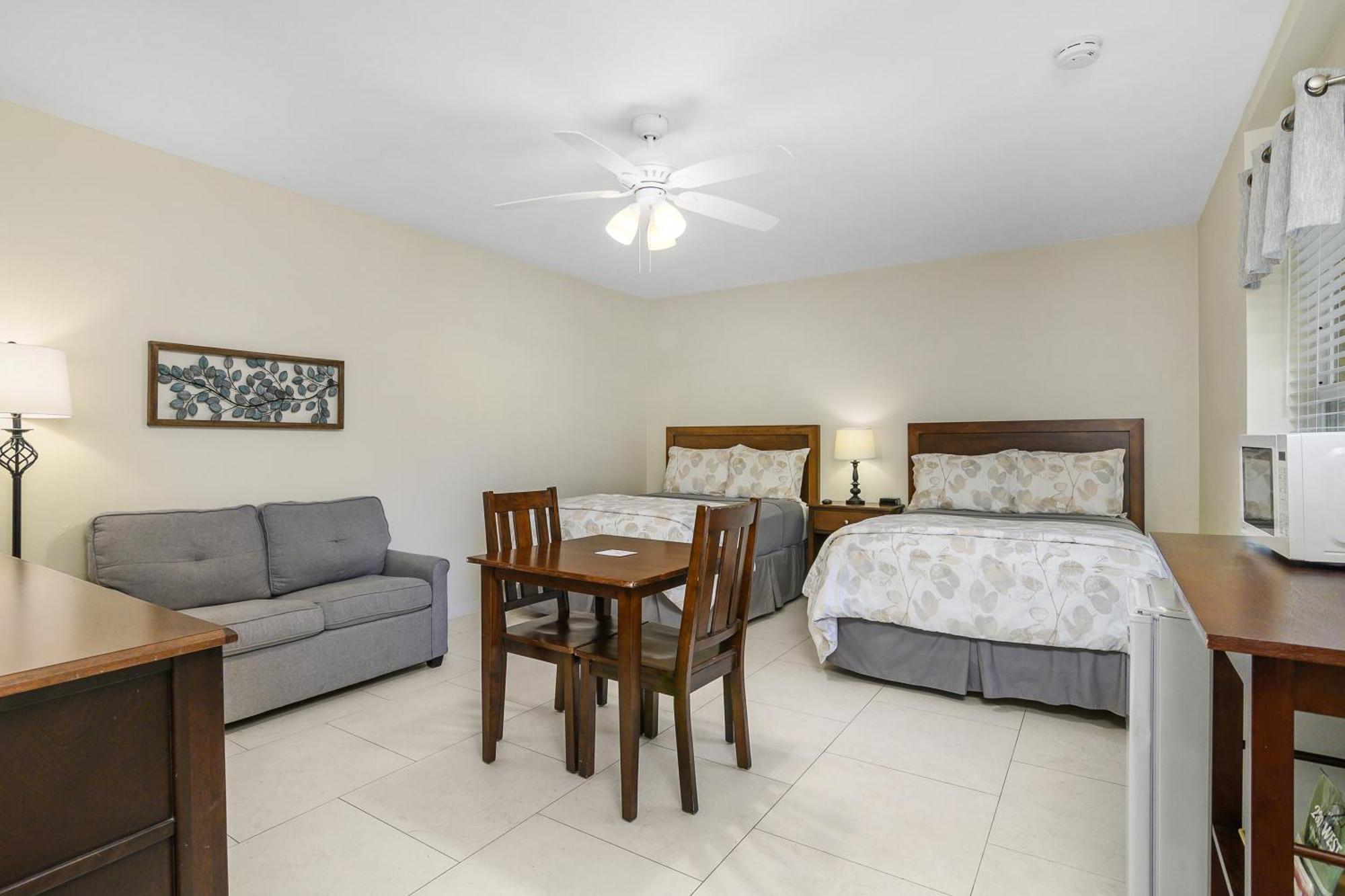 The Fairways Inn Of North Naples Екстериор снимка