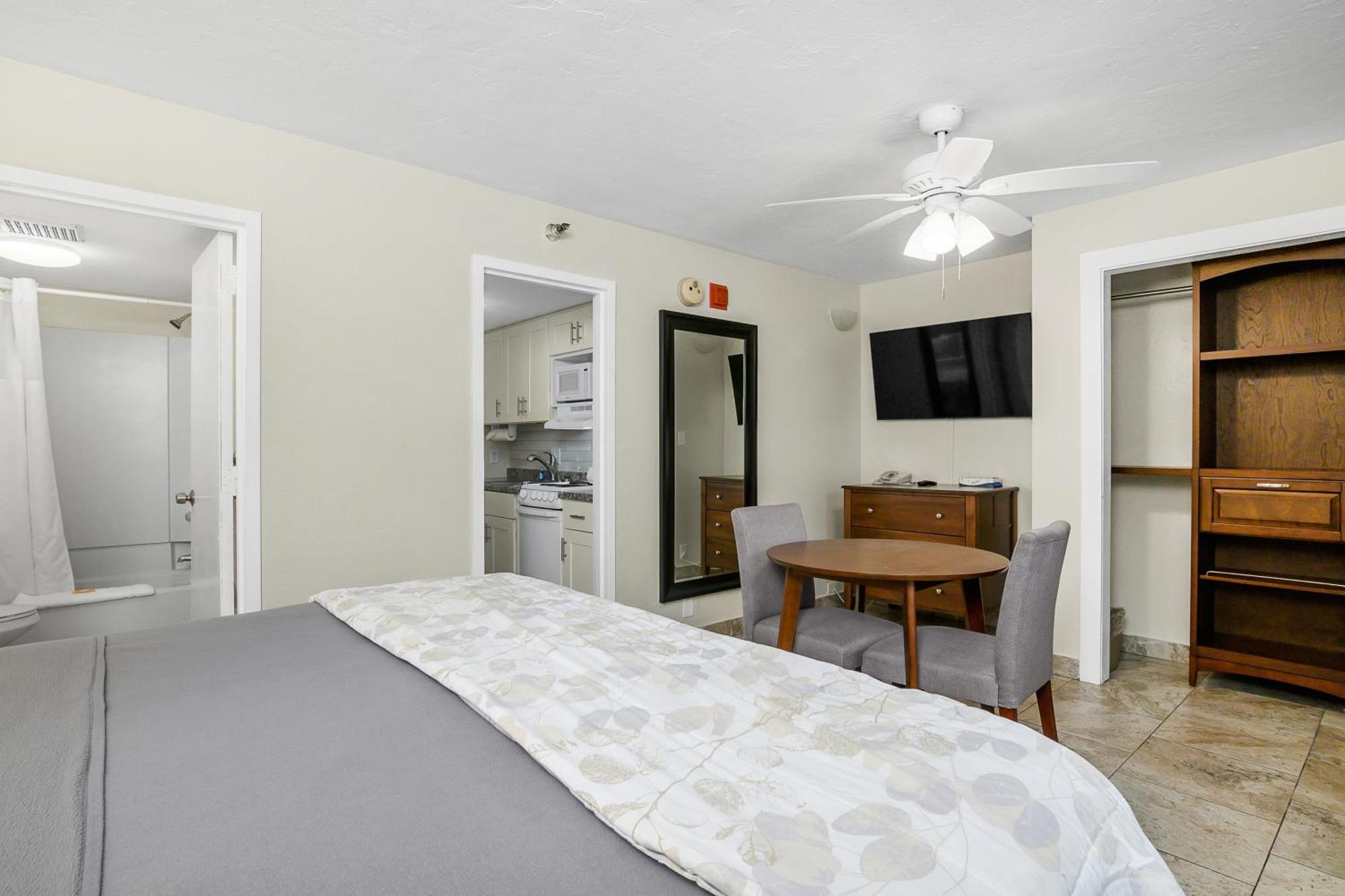 The Fairways Inn Of North Naples Екстериор снимка
