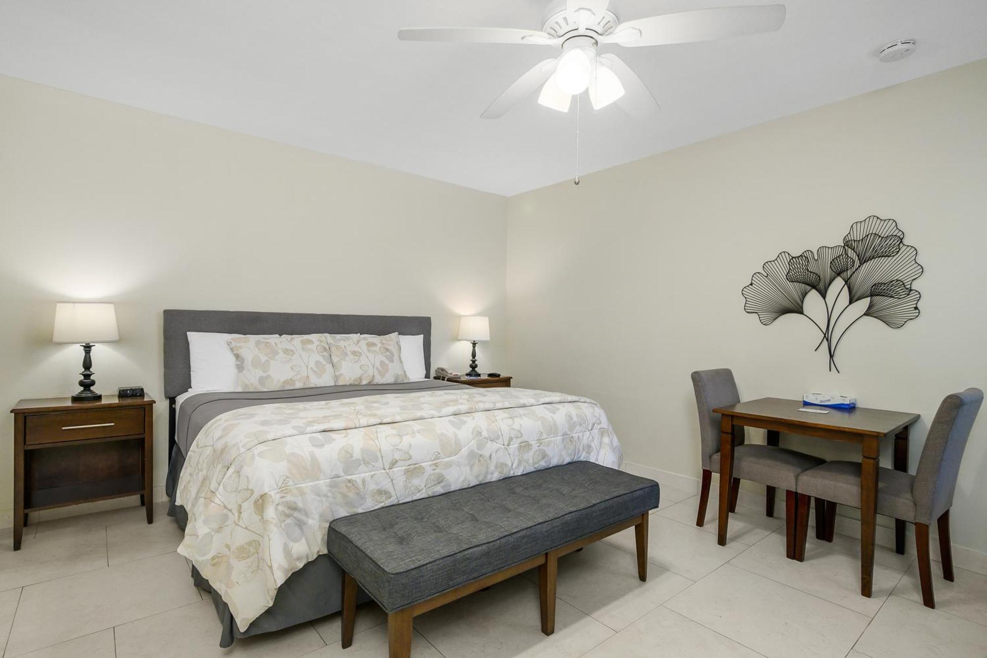 The Fairways Inn Of North Naples Екстериор снимка