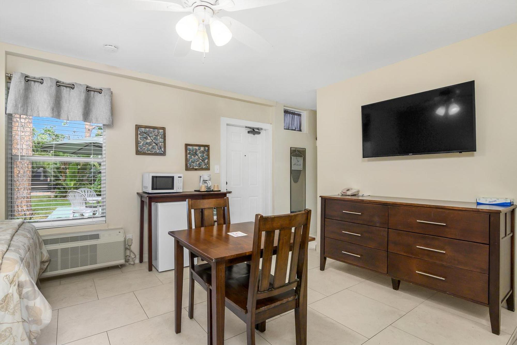 The Fairways Inn Of North Naples Екстериор снимка