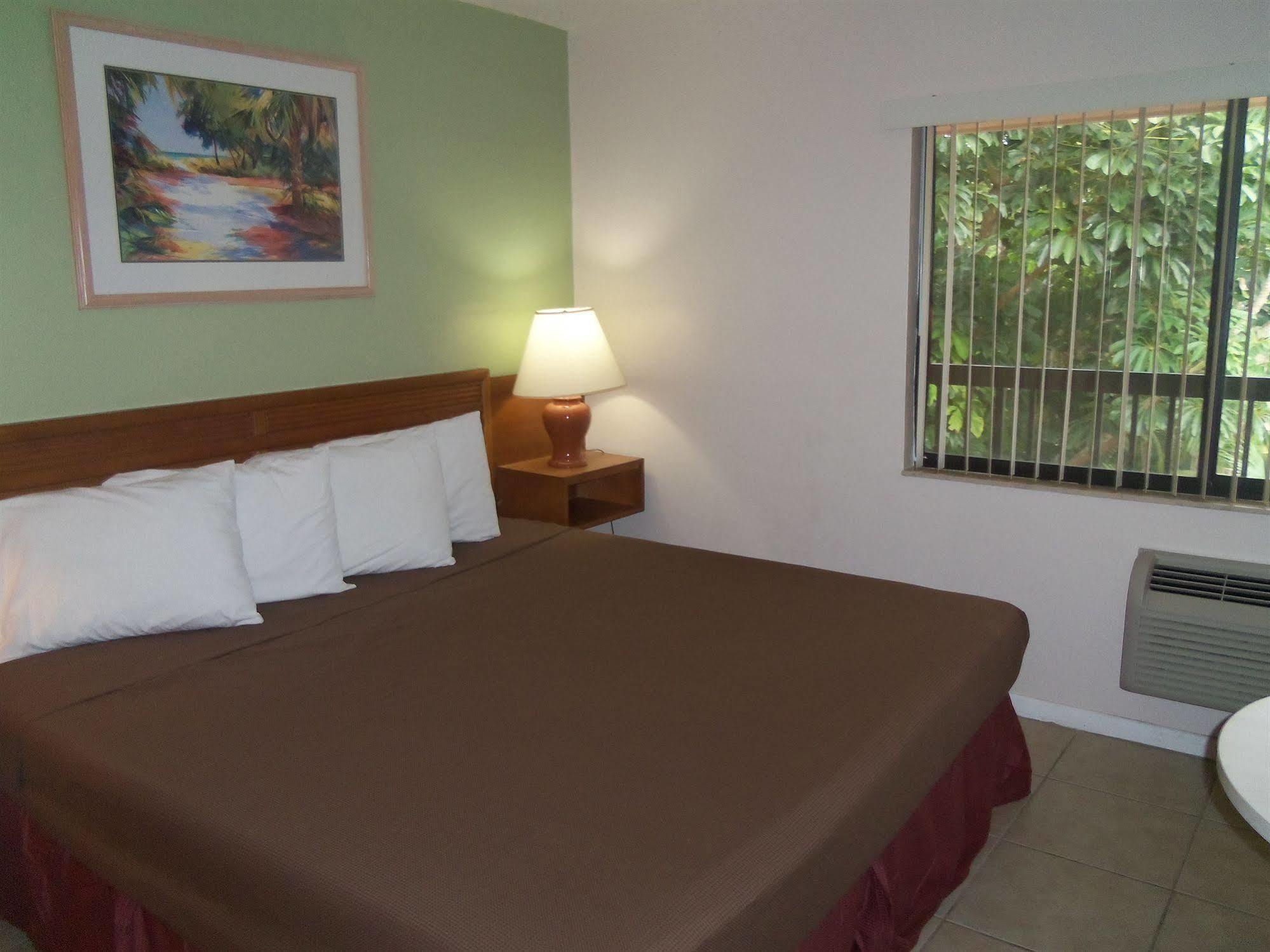 The Fairways Inn Of North Naples Екстериор снимка