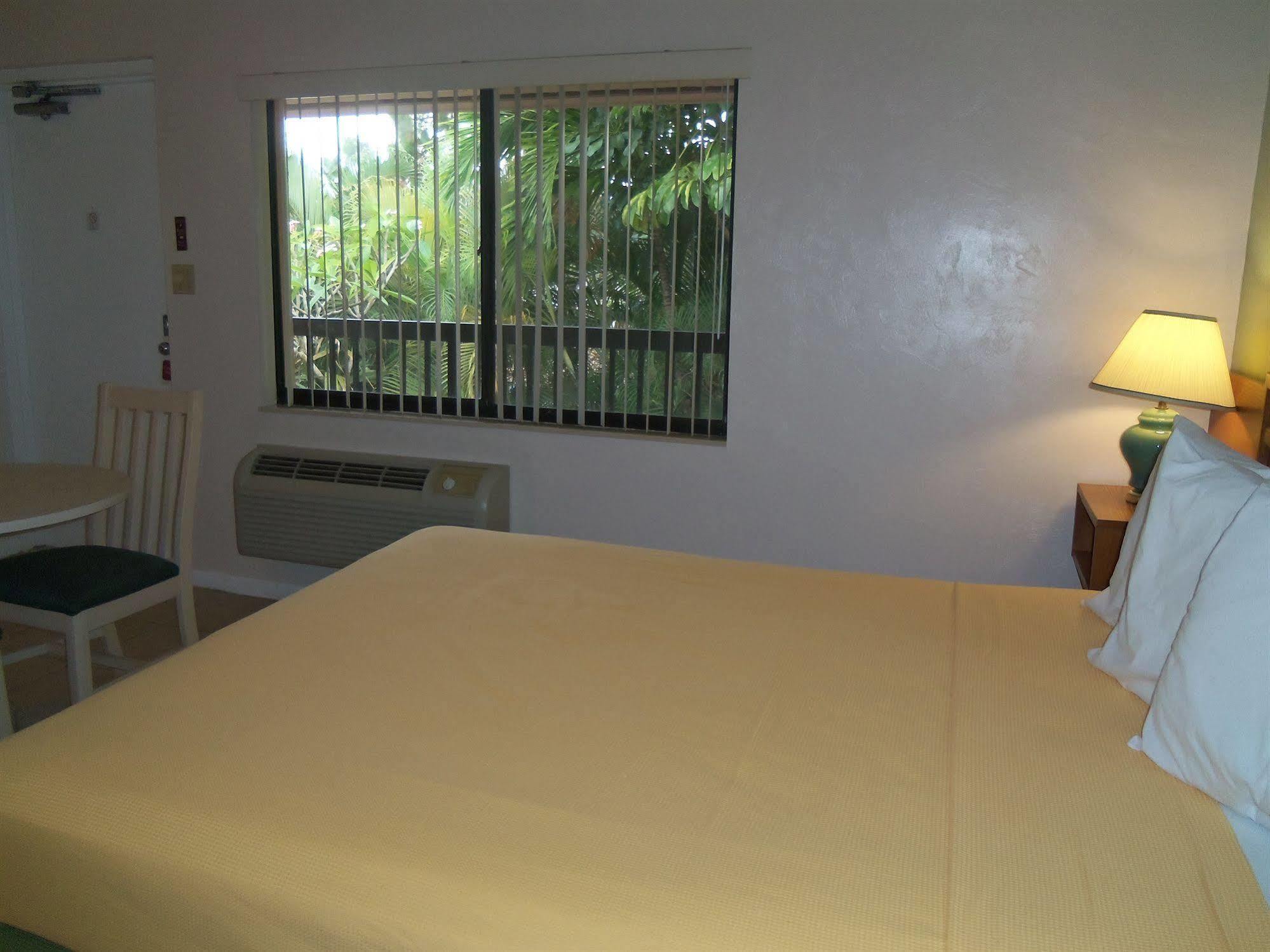The Fairways Inn Of North Naples Екстериор снимка